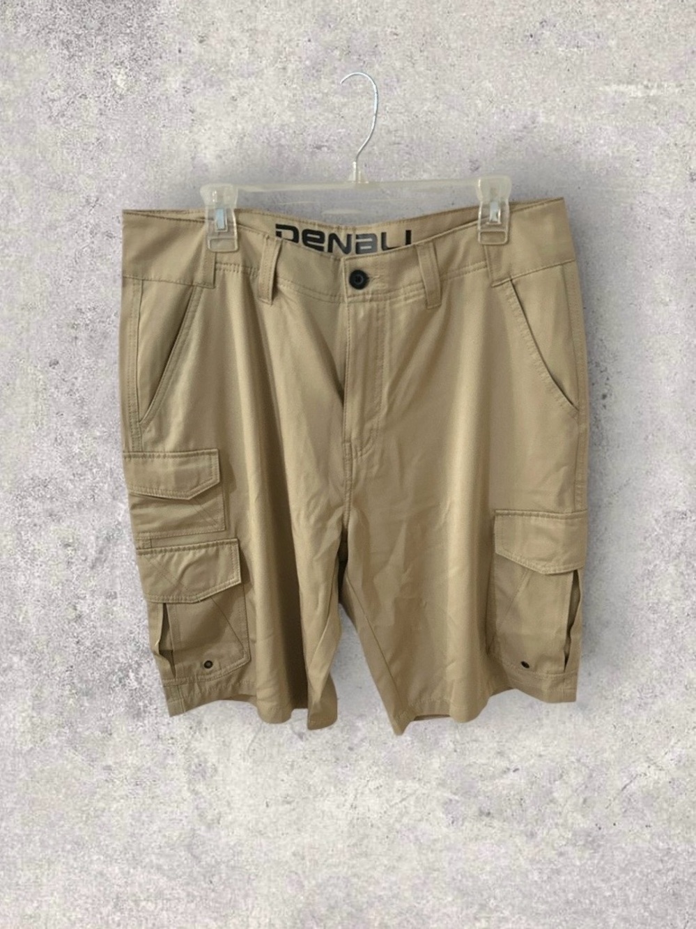 Denali lightweight long length cargo shorts tan size 34